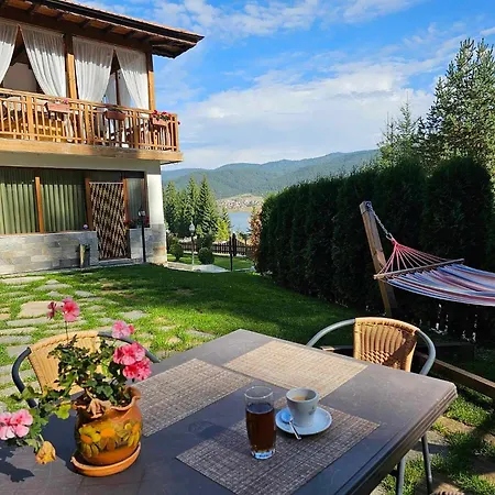 Casa de hóspedes Hills - с храна