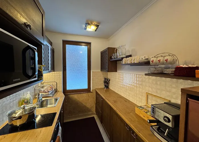 Guest house Hills - с храна Orlino